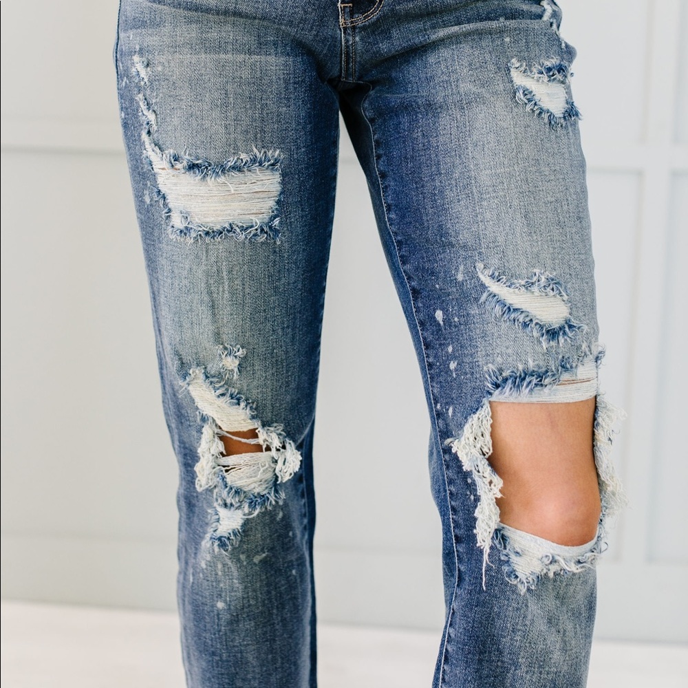 Judy Blue Destroyed Boyfriend Jeans - Picture 11 of 14